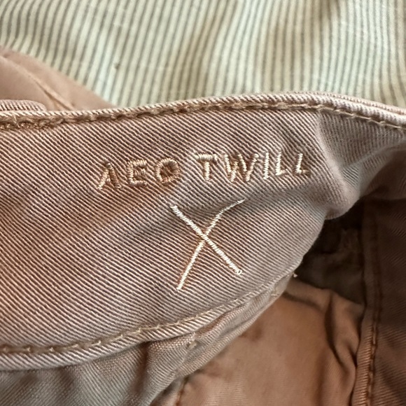 American Eagle MIDI Twill Khaki Shorts - Picture 5 of 6
